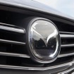 車両のフロント部に「ミリ波レーダー」（76GHz）が取付けられる