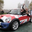 MINI、世界最多乗車ギネス記録を更新…28人