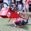 カートコンテストに自作のマリオカートで出場した少年、ゴール時に転倒して鎖骨を骨折