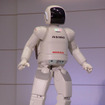 【ロボット新時代写真蔵】ホンダ アシモ は2005年に向けダッシュ