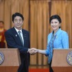 安倍首相、タイで首脳会談　洪水対策、高速鉄道、ミャンマー経済特区に関心