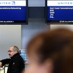 米国東部を襲った吹雪による航空便の運行中止
