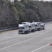トラックの自動隊列走行実験デモンストレーション