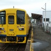 島原鉄道線で運転されているキハ2550形気動車。