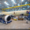A350 XWBへのトレントXWBエンジン取り付け作業