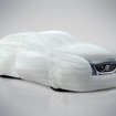 ボルボカーズが開発した世界初の車全体を包み込むエアバッグ