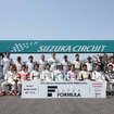 2013年スーパーフォーミュラ開幕戦のドライバー集合撮影。写真：TOYOTA