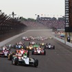 曇天で、低温コンディションでの戦いとなった今年のインディ500。写真：IndyCar