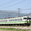 新潟県側の上越線普通列車は2両編成で運転されているものもある。幹線鉄道というよりはローカル線の風情だ。（上越線塩沢～六日町）