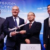 東京国際空港ターミナル株式会社の田口繁敬 常務取締役（右から2番目）を囲んでのフォトセッション。