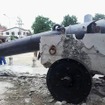 爆破されたパヤタニ大砲の模型