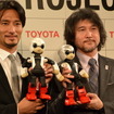 左：KIROBOとロボットクリエイター高橋智隆氏、右：MIRATAとトヨタ自動車片岡史憲氏。
