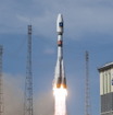 旧ソ連開発のソユーズロケットを中型ロケットとして採用。ギアナ宇宙センターからの打ち上げも可能に。