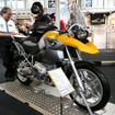 【東京モーターサイクルショー05】写真蔵…大きくなるBMWブース