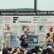 第4戦もてぎの表彰式には、往年のF1ドライバーで、日本の国内レースでも活躍したステファン・ヨハンソン氏が特別表彰プレゼンターとして登場。