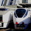 JR東日本の651系（左）とE657系。現在の『スーパーひたち』『フレッシュひたち』はE657系で統一されているが、10月から一部の『フレッシュひたち』が651系で運転される。