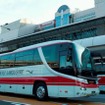 京急バスのリムジンバス。10月1日から鎌倉駅と羽田空港を結ぶリムジンバスの運行が始まる。