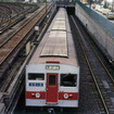 御堂筋線を走る30系車両。30系は堺筋線、長堀鶴見緑地線、今里筋線を除く市営地下鉄全線で使用された