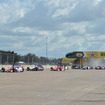 佐藤琢磨はスタートでもトップをキープしていた。写真：IndyCar