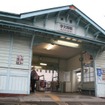 高野線の学文路駅。無人駅のため入場券5枚セットは販売されないが、12月27日と2014年1月12日に限り販売会が行われる。