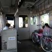 最近は地方の鉄道を中心に自転車をそのまま持ち込むことができる路線が増えている。写真は岐阜・愛知県の養老鉄道。