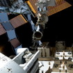 土井隆雄さんが世界での利用機会拡大を提案する、国際宇宙ステーション日本実験棟「きぼう」から小型衛星を軌道上に放出する機構。