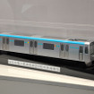 「鉄道技術展」の近畿車両ブースに展示された、同社が製造している仙台市営地下鉄東西線2000系の模型