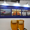 「鉄道技術展」の川崎重工ブースに展示された、新幹線E6系普通車の座席