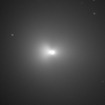 階調を変えてラブジョイ彗星 (C/2013 R1) の核周辺の構造を見やすくしたもの