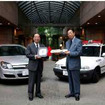ヤナセ、アストラワゴン5台を日本赤十字社に寄贈