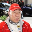 TMC会長、SIM-Drive社長、APEV代表幹事 田嶋氏　デモ走行のためレーシングスーツでのインタビュー