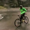 ノルウェーの峠道を自転車で下るEskil Ronningsbakken氏