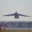 米空軍基地に空輸されるC-5Mスーパーギャラクシー