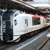 「成田エクスプレス」のE259系電車。JR東日本は訪日外国人向けに、同列車を割安な料金で利用できる「N’EX TOKYO Direct Ticket」を来年1月から発売する