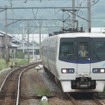 特急「しおかぜ」「いしづち」に使用される8000系電車。併結列車は号数を揃えるほか、8000系で運転する「しおかぜ」はグリーン車の位置を変更する。