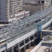 高架化工事が進む星川駅付近から横浜方を望む。島式2面4線ホームのうち1面2線分のホームの形が見えてきた。