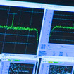 ロゼッタからの信号を受信（画像提供／出典：ESA -Jurgen Mai／ESA-J. Huart, 2013）