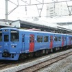 長崎駅で発車を待つキハ200形気動車。同駅は写真の反対側にある車両基地の敷地に移転する形で高架化されるため、車両基地も3月中旬までに佐世保市内の早岐駅に移転する予定。これに伴い車両基地の一般公開イベントを2月23日に実施する。