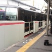 京橋駅に設置される可動式ホーム柵のイメージ。ドア数が統一されている学研都市線ホームに設置する。