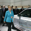 【フランクフルトモーターショー05】ドイツCDU党首、BMWスタンド訪問