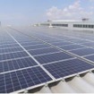 倉庫屋根に設置した太陽光発電システム