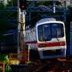 神戸電鉄は16日、有馬口駅の配線変更を行う認可を得たと発表。現在運転できなくなっている新開地方面と有馬温泉を結ぶ直通列車の運転が再び可能になる。写真は神戸電鉄の5000系
