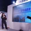 京浜急行電鉄の広報担当社員(左)による信号機講習会がスタート。