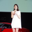 女優の長澤まさみさんが、アルファロメオの新型『4C（フォーシー）』発表会に駆けつけた