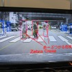 歩行者も認識して、2秒以内の衝突を警告。ただし夜間は識別できない
