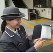 JR東日本は2013年から主要駅や乗務員へのタブレット端末の配備を進めており、輸送障害発生時の情報収集や利用者への案内に活用している。