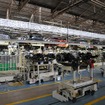 SPSセット場と組立ラインはAGV(無人搬送車)で結ばれる