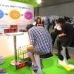 30秒間のペダリングで発電量を競う。携帯電話での通話数分に値する電力は作れるようだ