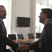 アルゼンチン大統領と面会するGMのダン・アンマン社長（左）