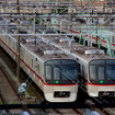 東京都交通局は7・8月に実施される花火大会にあわせ臨時列車を運転する。写真は「隅田川花火大会」にあわせて臨時列車が運転される浅草線の電車。
